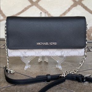 MICHAEL KORS JET SET ITEM LG WALLET ON A CHAIN